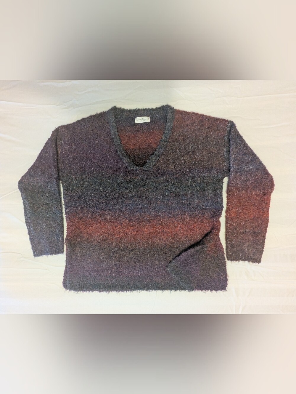 NATURAL LIFE V-Neck Ombre Fuzzy Sweater in Gray and Burgundy